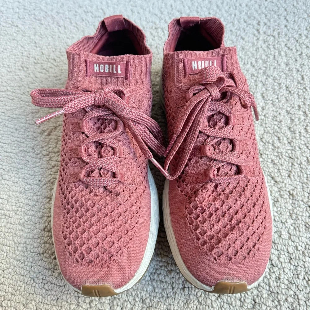 NOBULL diamond knit runner in “redwood”